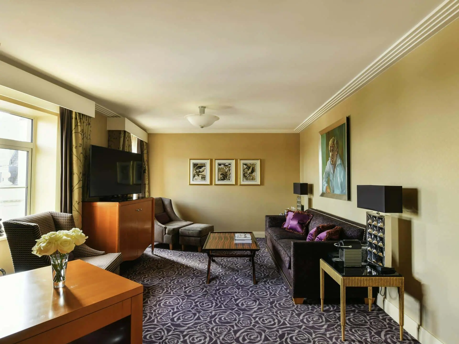 The Savoy_London_Personality Suite - Partial River View 04_VIP Trips for Kids