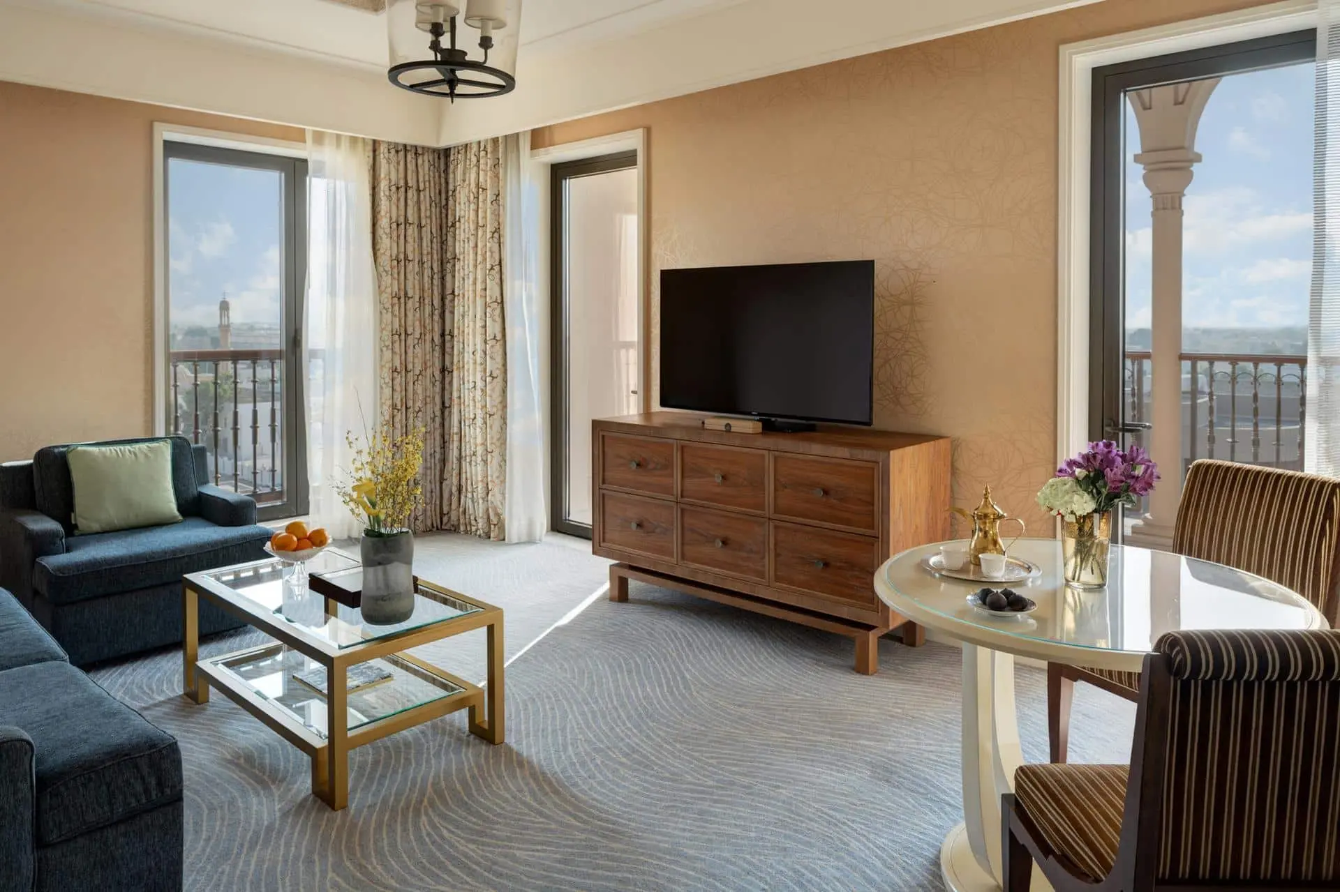 Four Seasons Junior Suite 03