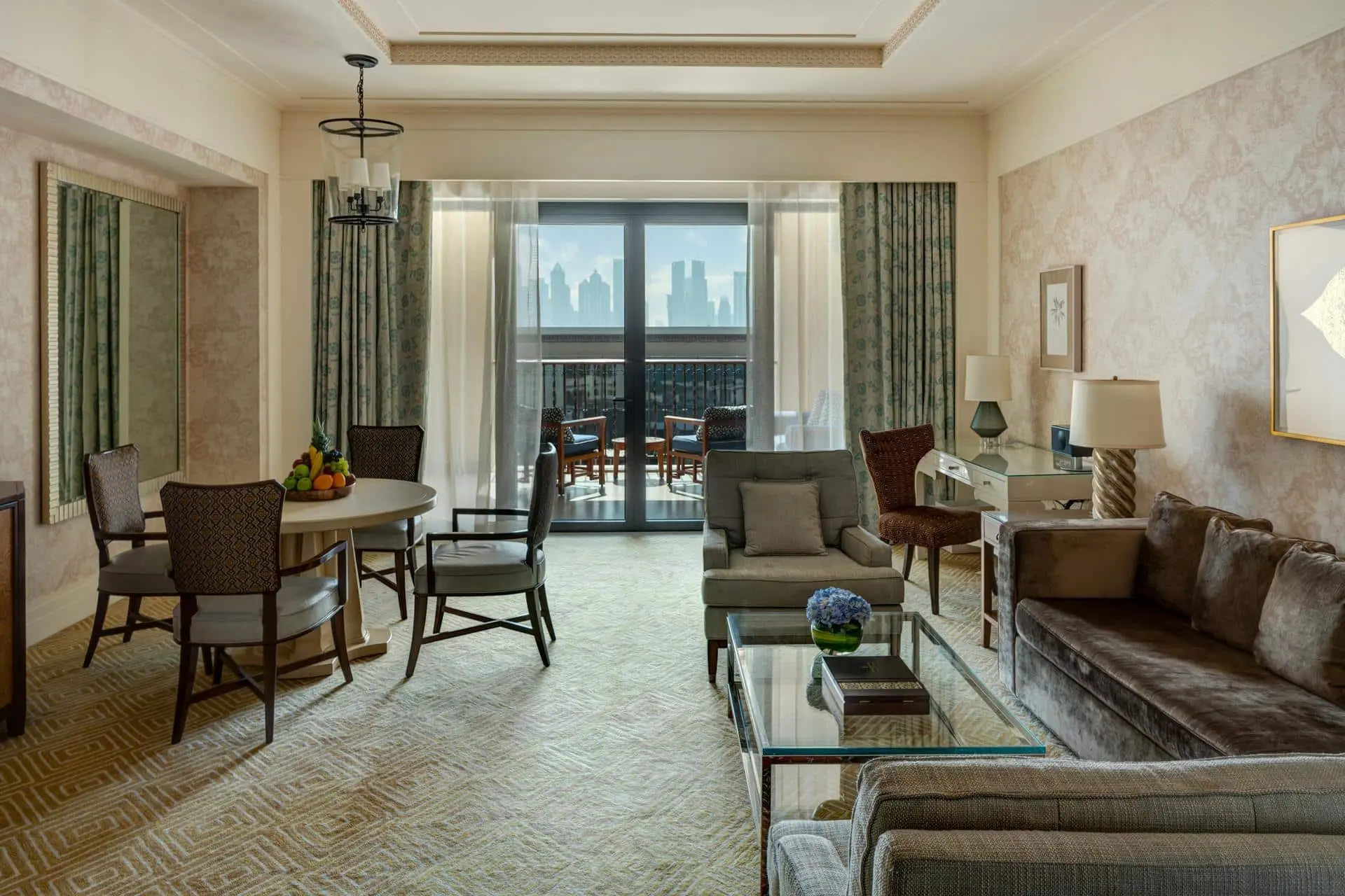 Jumeirah Skyline Suite 02