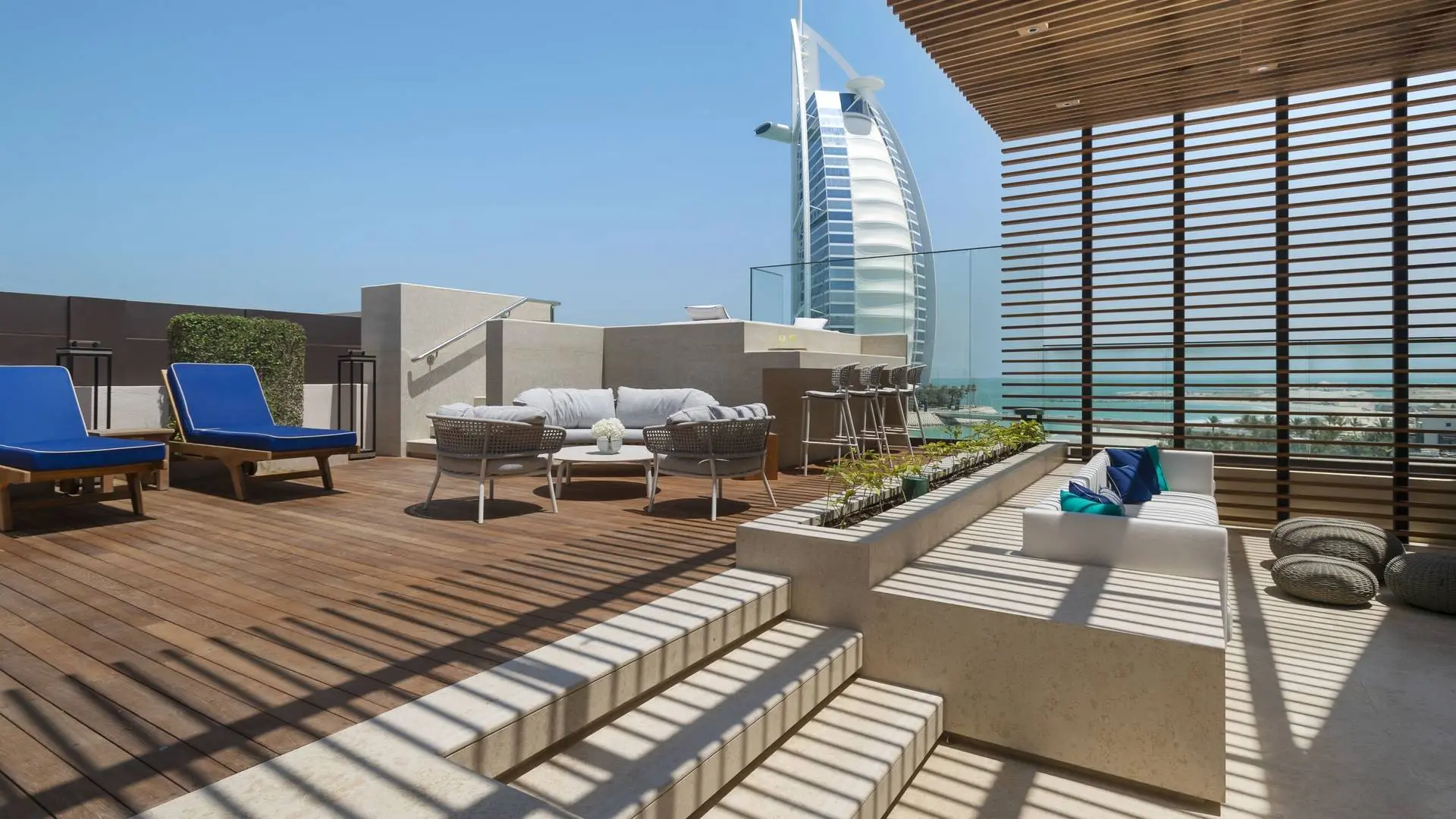 Royal Penthouse - Terrace 01