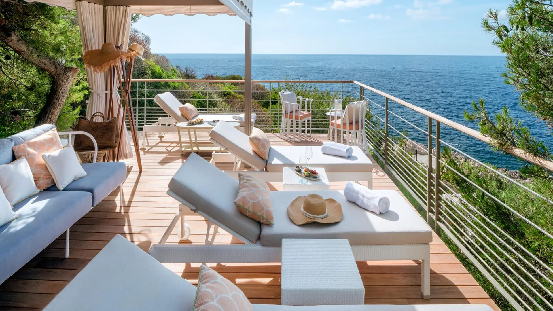 Grand-Hotel du Cap-Ferrat_France_Le Club Dauphin - Private Seaside Cabana 01_VIP Trips For Kids