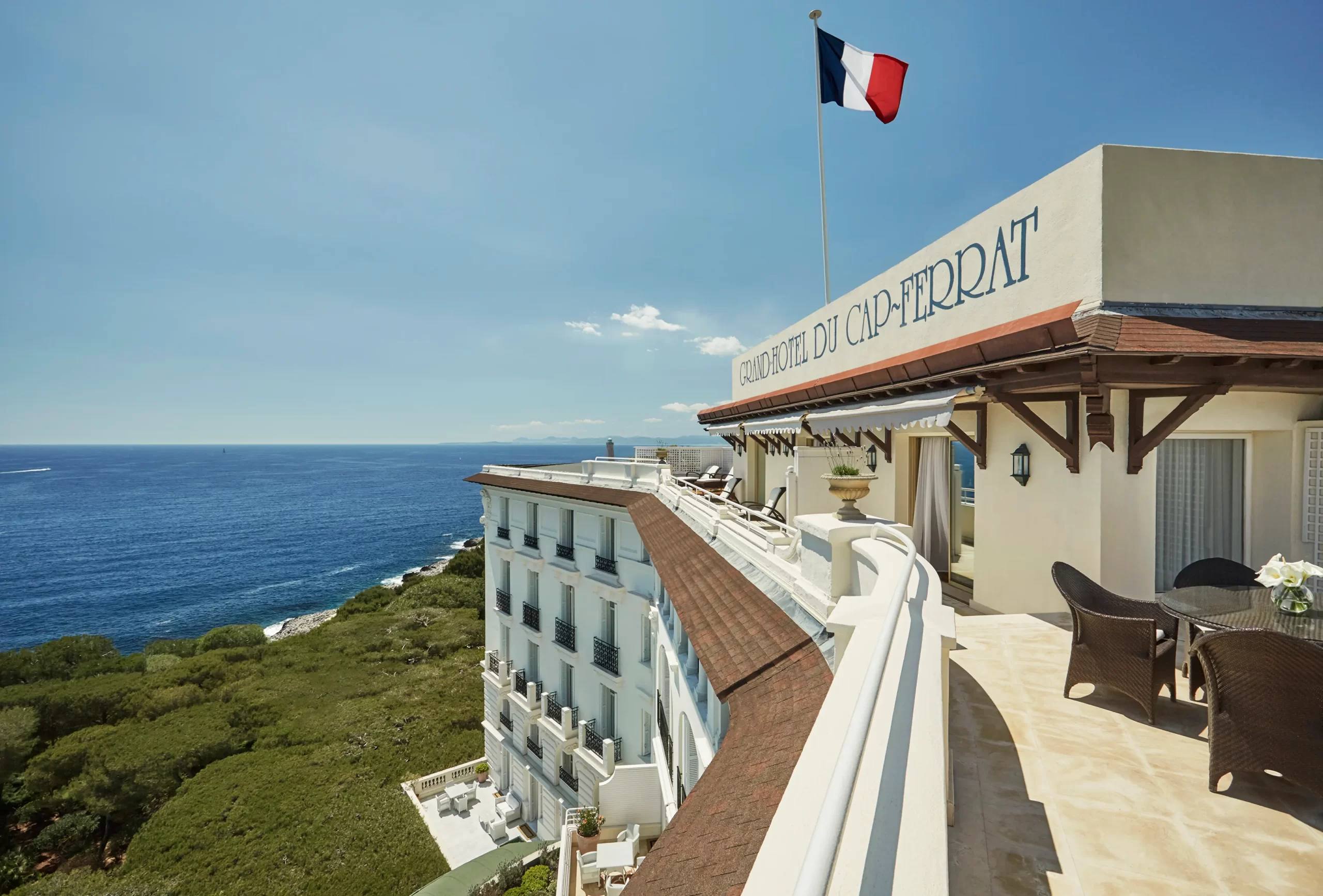 Grand-Hotel du Cap-Ferrat_France_Penthouse Suite Cocteau - 3 Bedrooms 01_VIP Trips For Kids