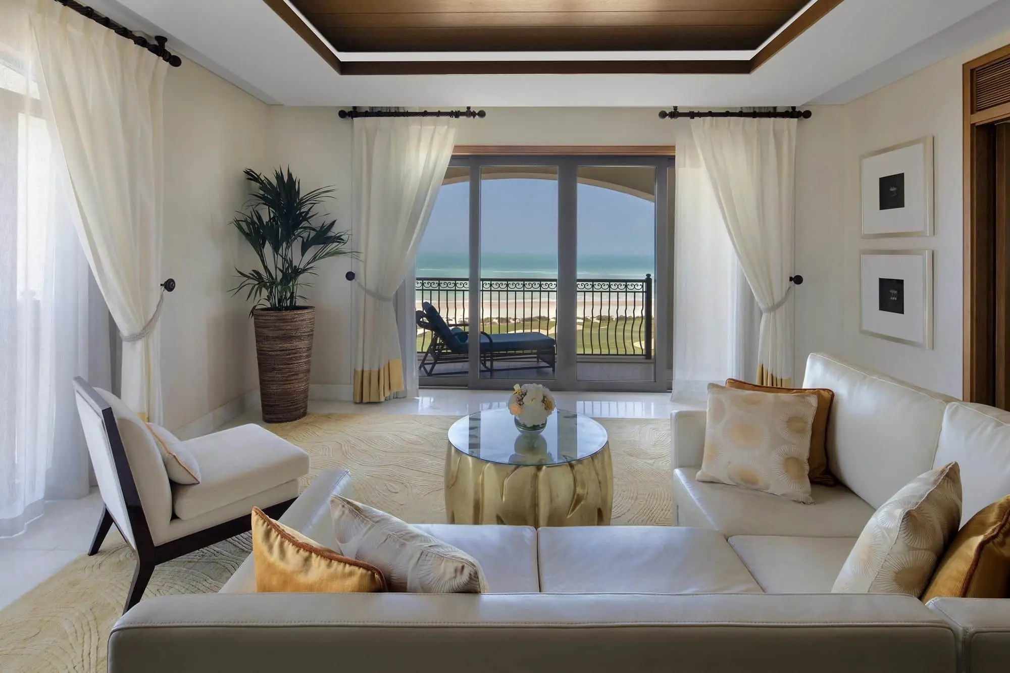 Ocean Suite - Living Room 01