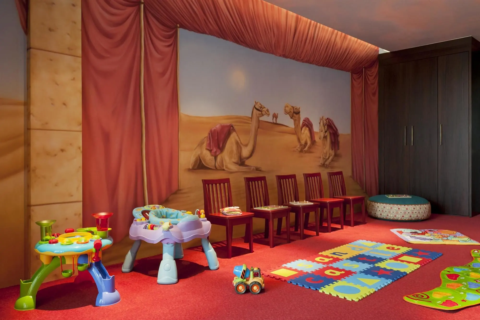 Sandcastle Club - Play Room 01