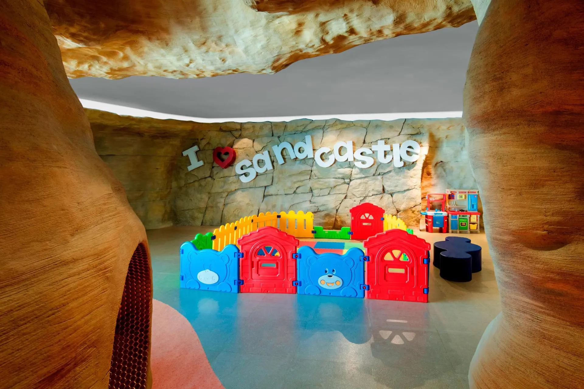 Sandcastle Club - Play Room 03