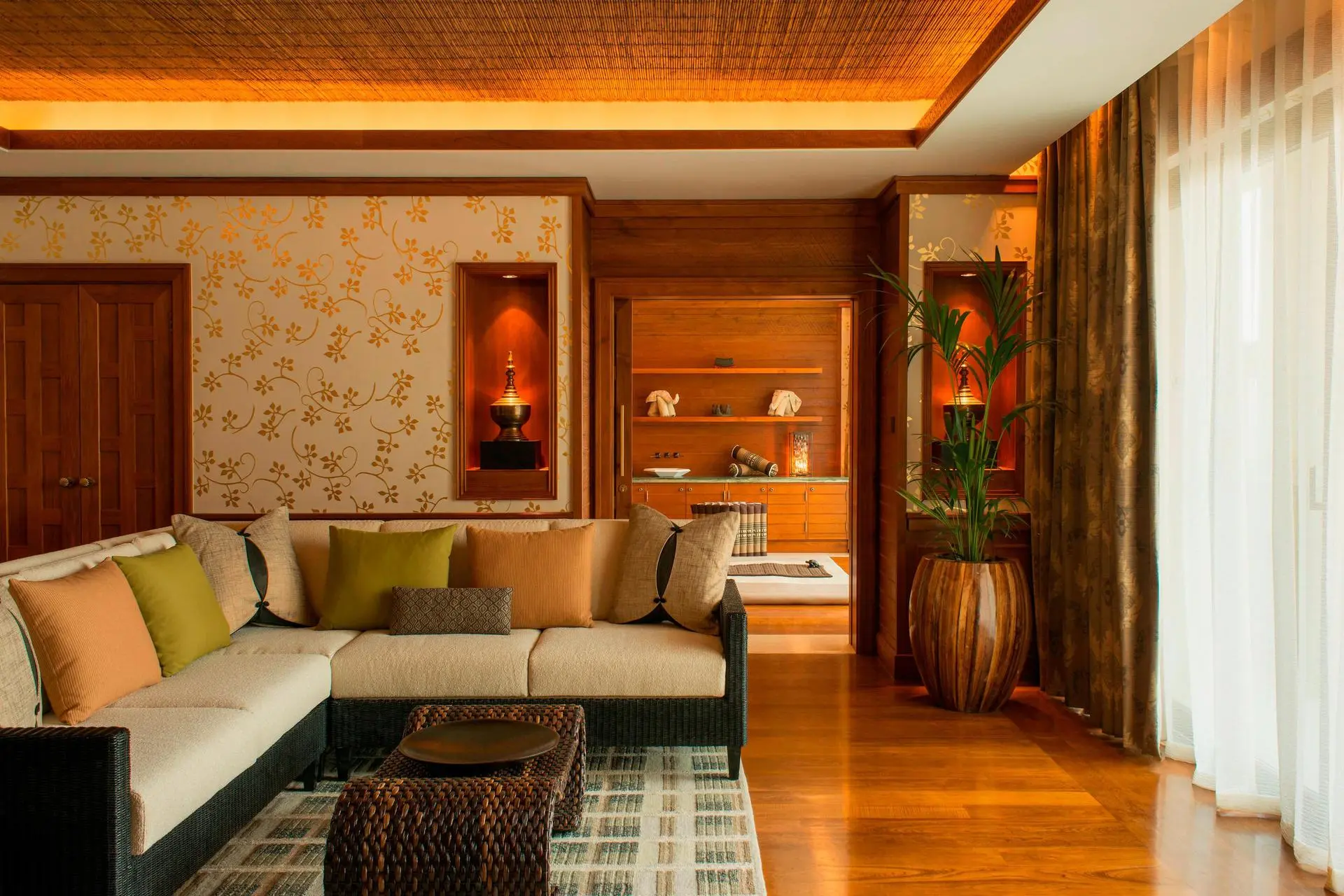 Thai Spa Suite - Living Room 01