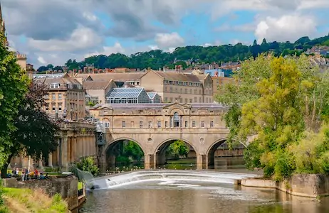 The stunning river and architecture of Bath