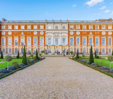 Hampton Court Palace Private Family Tour